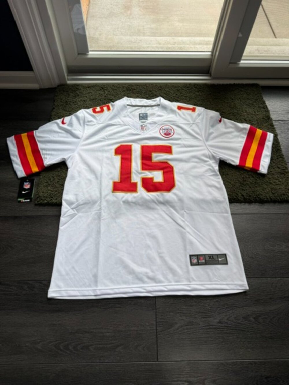NEW NFL Kansas City Chiefs "MAHOMES" #15 White Jersey Men XL - Picture 3 of 3